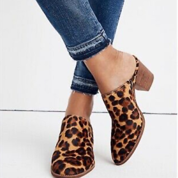 Madewell Mid-Rise Skinny Jeans in York Wash - Picture 5 of 8